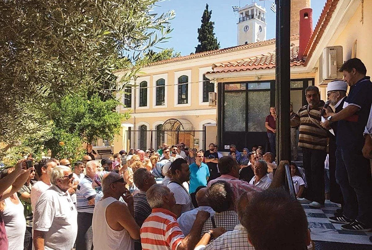 Σε εξέλιξη «πόλεμος» κατά του Ελληνισμού: Σε καλύτερο εργασιακό καθεστώς οι μουφτήδες – Ο ΣΥΡΙΖΑ «αποκαθηλώνει» την Ορθοδοξία και ανυψώνει το Ισλάμ